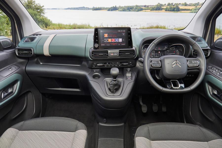 Торпедо Citroen Berlingo Multispace 2018 года  (UK) (фото 9 из 18)